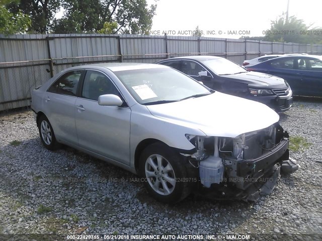 4T4BF3EK2BR192876 - 2011 TOYOTA CAMRY SE/LE/XLE SILVER photo 1