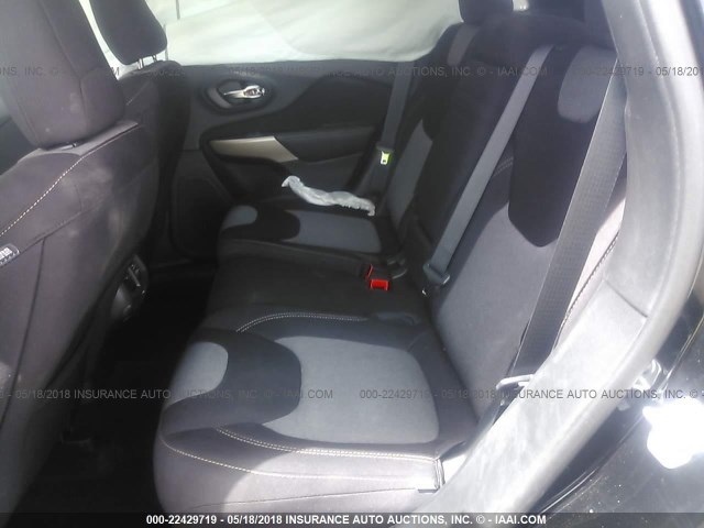 1C4PJLCB2JD540437 - 2018 JEEP CHEROKEE LATITUDE Czarny zdjęcie 8