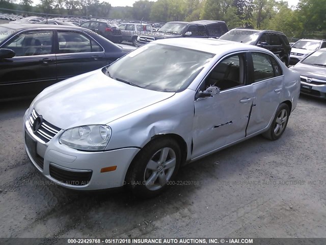 3VWRZ71K69M149560 - 2009 VOLKSWAGEN JETTA SE/SEL SILVER photo 2