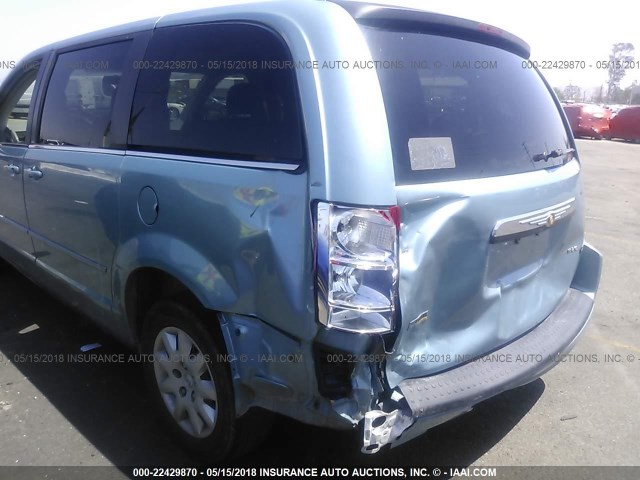 2A4RR4DE9AR315908 - 2010 CHRYSLER TOWN & COUNTRY LX Light Blue photo 6