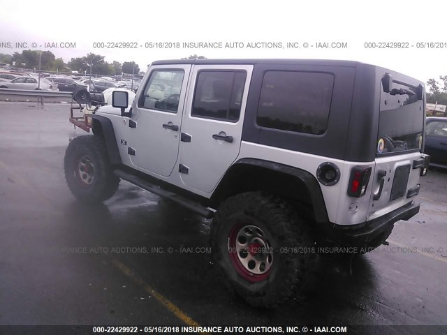 1J4GA39118L596569 - 2008 JEEP WRANGLER UNLIMITE X SILVER photo 3