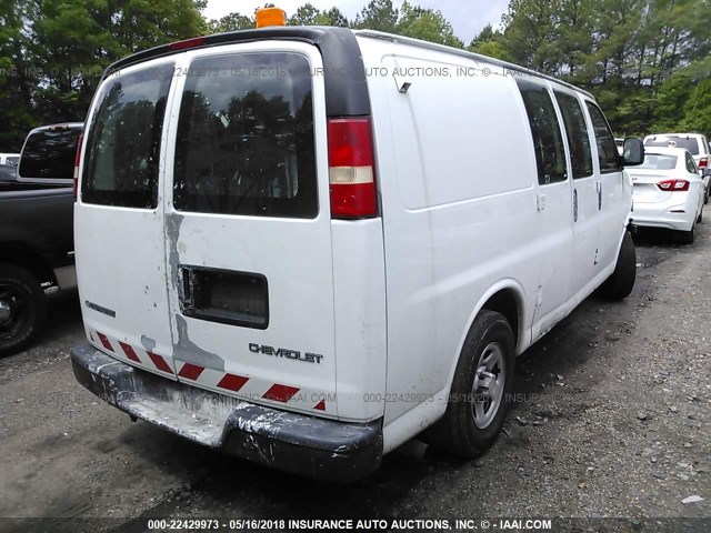 1GCFG15X961205594 - 2006 CHEVROLET EXPRESS G1500  WHITE photo 4