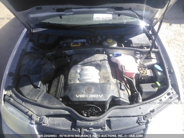 WVWVD23B8YE278937 - 2000 VOLKSWAGEN PASSAT GLX 银色 照片 10