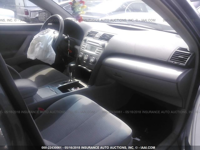 4T4BF3EK0BR185764 - 2011 TOYOTA CAMRY SE/LE/XLE 黑色 照片 5