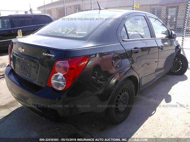 1G1JA5SH7D4115283 - 2013 CHEVROLET SONIC LS 黑色 照片 4