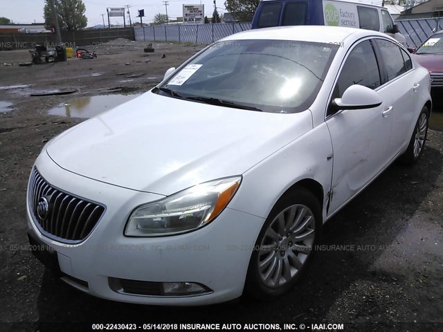 W04GN5EC6B1034144 - 2011 BUICK REGAL CXL WHITE photo 2