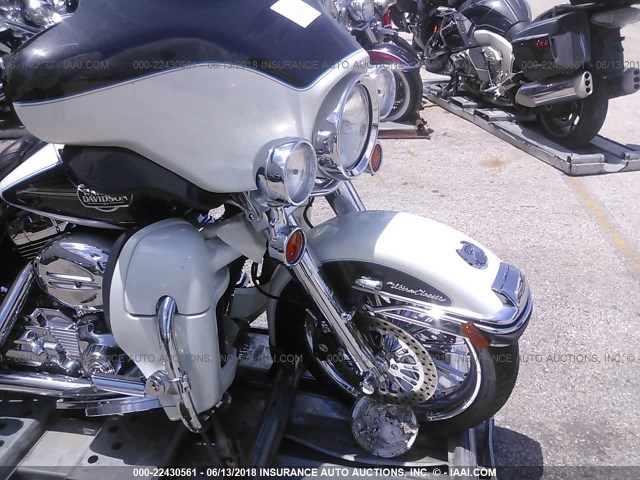 1HD1FC4138Y645812 - 2008 HARLEY-DAVIDSON FLHTCUI WHITE photo 5