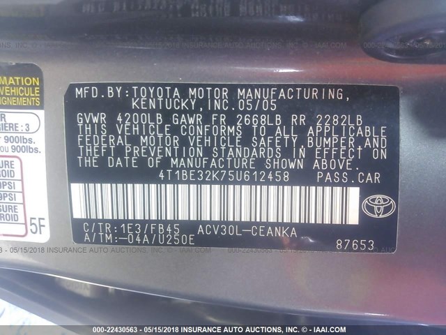 4T1BE32K75U612458 - 2005 TOYOTA CAMRY LE/XLE/SE ნაცრისფერი ფოტო 9