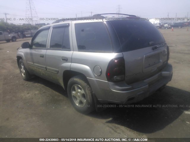 1GNDT13S622352638 - 2002 CHEVROLET TRAILBLAZER  GRAY photo 3