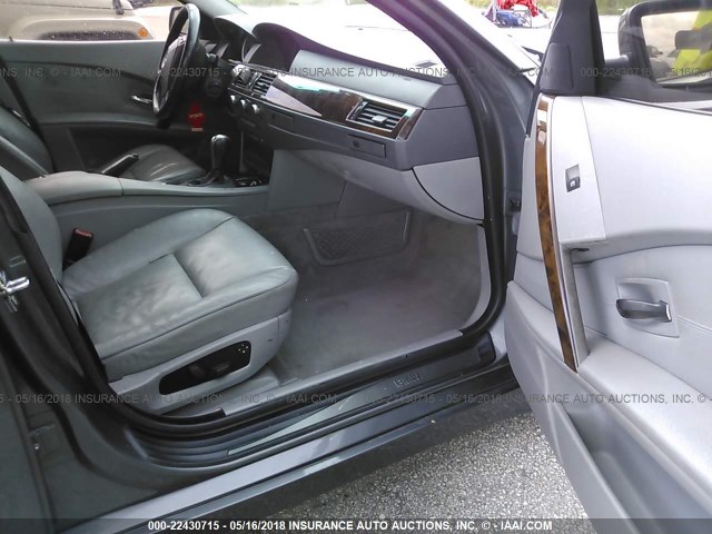 WBANF33597CW70147 - 2007 BMW 525 XI Մոխրագույն լուսանկար 5