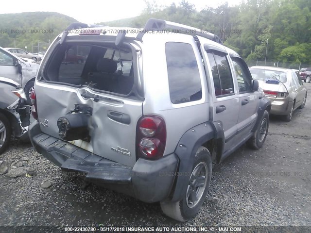 1J4GL38K96W147527 - 2006 JEEP LIBERTY RENEGADE SILVER photo 4