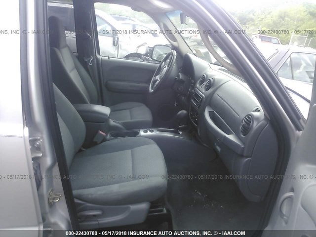 1J4GL38K96W147527 - 2006 JEEP LIBERTY RENEGADE SILVER photo 5