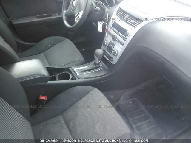 1G1ZC5E04CF331632 - 2012 CHEVROLET MALIBU 1LT 银色 照片 5