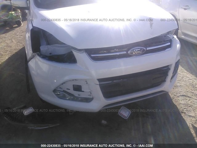 1FMCU0J96DUB95367 - 2013 FORD ESCAPE TITANIUM WHITE photo 6