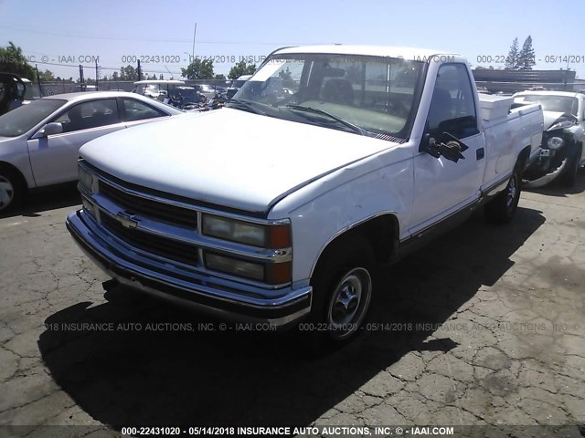 1GCGC24R4TE261410 - 1996 CHEVROLET GMT-400 C2500 WHITE photo 2