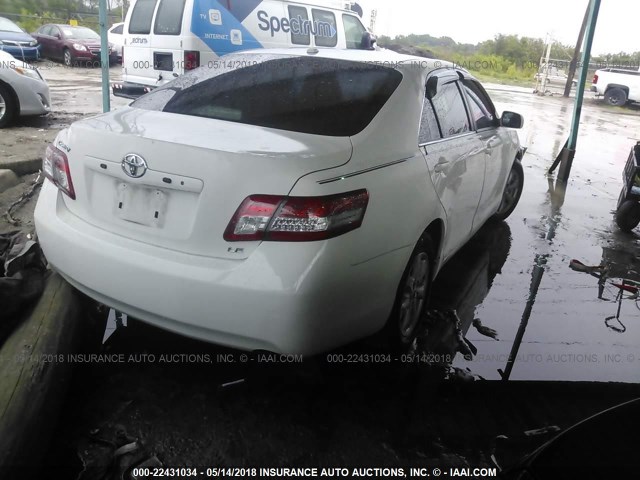 4T1BF3EK5BU678009 - 2011 TOYOTA CAMRY SE/LE/XLE WHITE photo 4