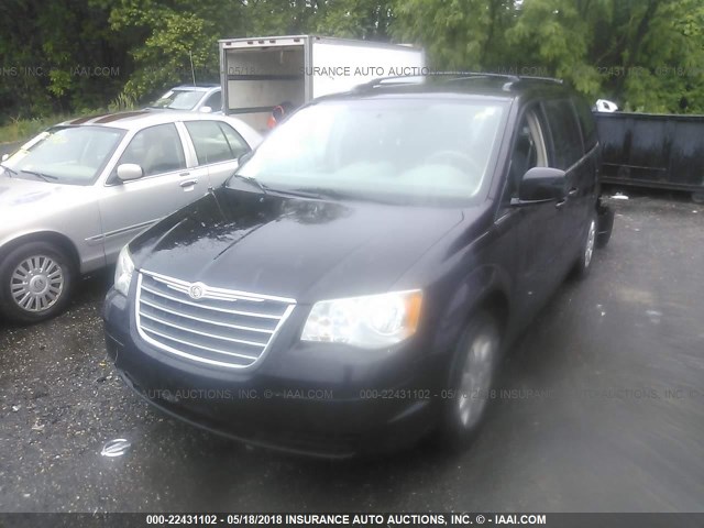 2A4RR4DE1AR285982 - 2010 CHRYSLER TOWN & COUNTRY LX BLACK photo 2