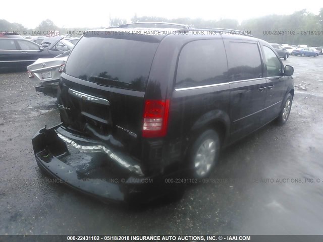 2A4RR4DE1AR285982 - 2010 CHRYSLER TOWN & COUNTRY LX BLACK photo 4