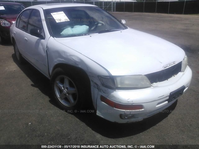 JN1CA21D9WT522496 - 1998 NISSAN MAXIMA GLE/GXE/SE WHITE photo 1