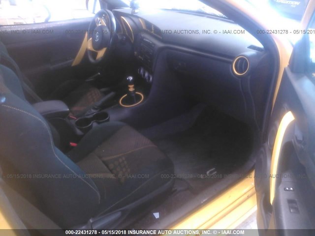 JTKJF5C76C3028793 - 2012 TOYOTA SCION TC 黄色 照片 5