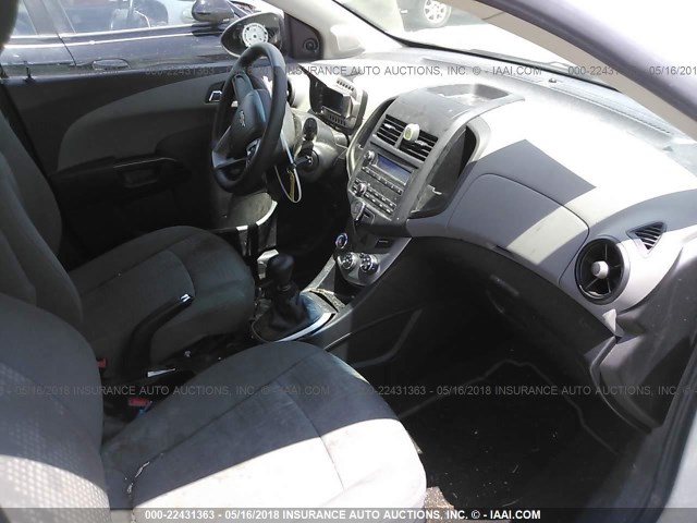 1G1JB6SH4E4107419 - 2014 CHEVROLET SONIC LS WHITE photo 5