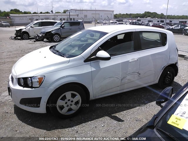 1G1JB6SH4E4107419 - 2014 CHEVROLET SONIC LS WHITE photo 6