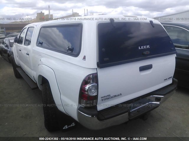 3TMMU4FN5AM022607 - 2010 TOYOTA TACOMA DOUBLE CAB LONG BED WHITE photo 3