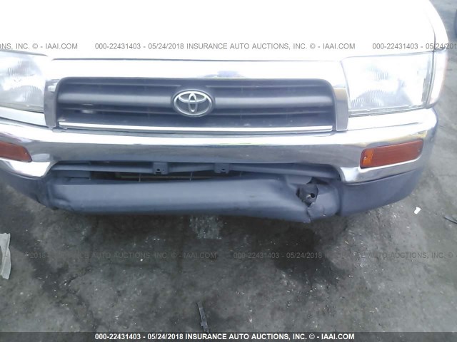 JT3GN86R8W0074817 - 1998 TOYOTA 4RUNNER SR5 WHITE photo 6