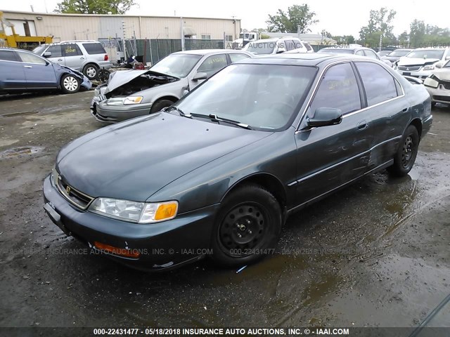 1HGCE6677VA004166 - 1997 HONDA ACCORD EX/EX-R GREEN photo 2