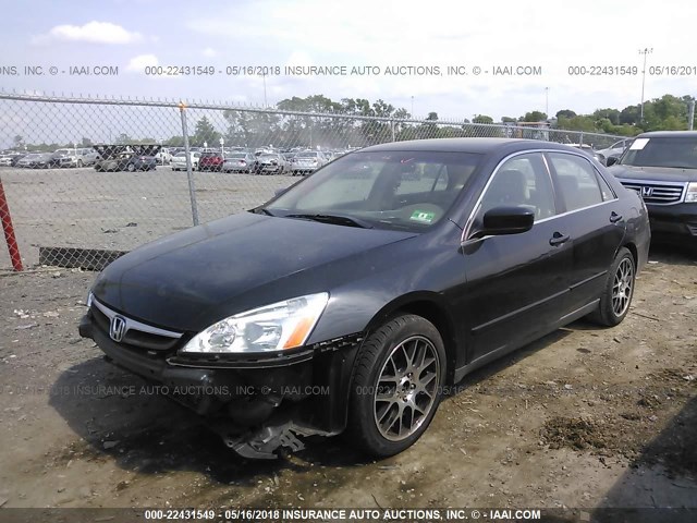 1HGCM664X7A000768 - 2007 HONDA ACCORD SE BLACK photo 2