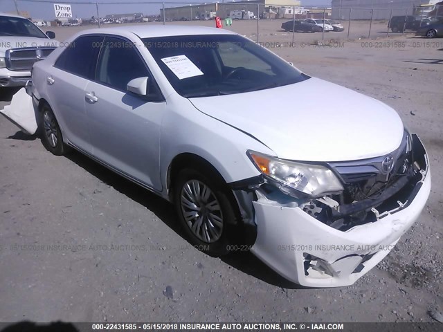4T4BF1FK9CR233931 - 2012 TOYOTA CAMRY SE/LE/XLE 白色 照片 1
