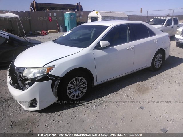 4T4BF1FK9CR233931 - 2012 TOYOTA CAMRY SE/LE/XLE 白色 照片 2