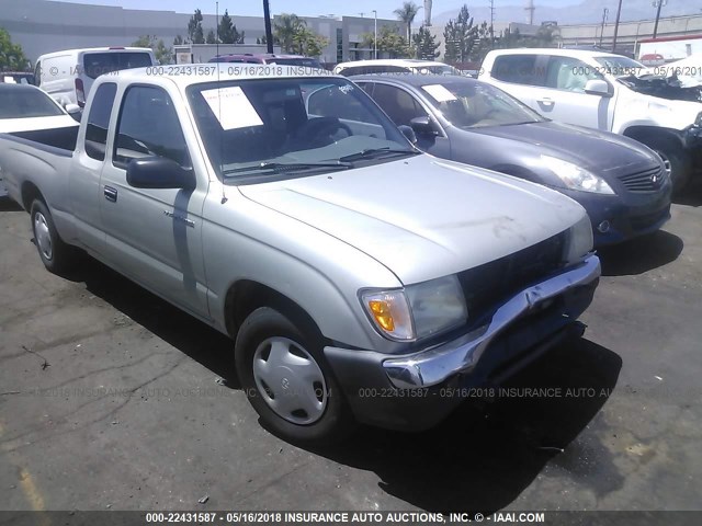 4TAVL52N8YZ632475 - 2000 TOYOTA TACOMA XTRACAB SILVER photo 1