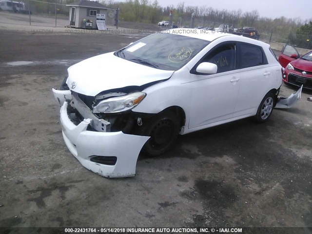 2T1KU40E69C090323 - 2009 TOYOTA COROLLA MATRIX  WHITE photo 2