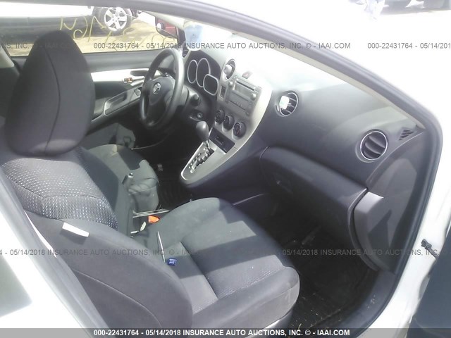 2T1KU40E69C090323 - 2009 TOYOTA COROLLA MATRIX  WHITE photo 5