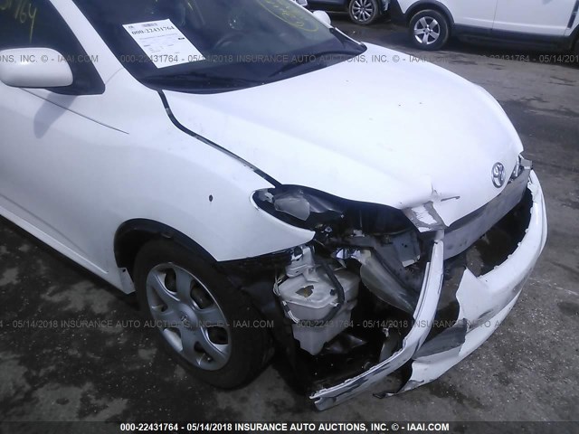 2T1KU40E69C090323 - 2009 TOYOTA COROLLA MATRIX  WHITE photo 6
