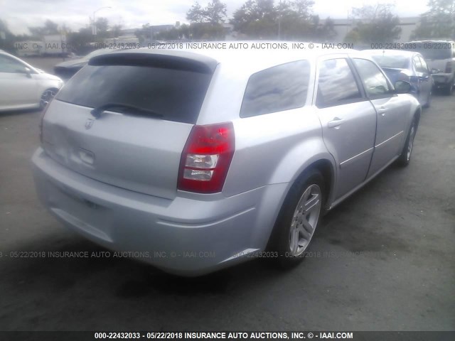 2D8FV48T55H686316 - 2005 DODGE MAGNUM SE SILVER photo 4