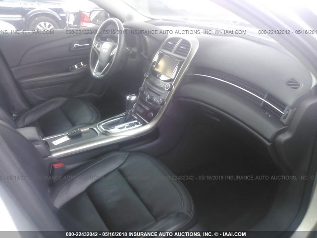 1G11H5SA0DU106701 - 2013 CHEVROLET MALIBU LTZ 银色 照片 5