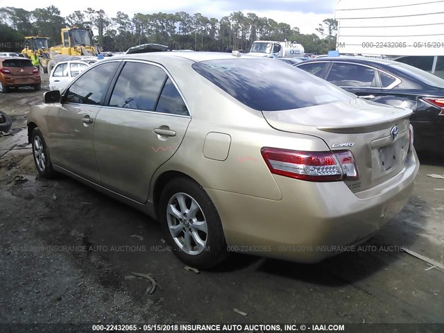 4T1BF3EK9BU200482 - 2011 TOYOTA CAMRY SE/LE/XLE GOLD photo 3