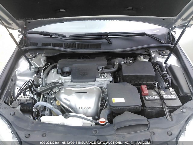 4T1BF1FK2GU134934 - 2016 TOYOTA CAMRY LE/XLE/SE/XSE SILVER photo 10