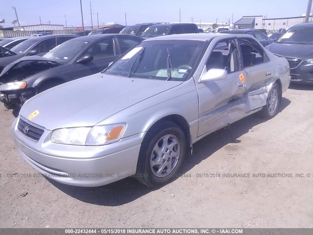 JT2BG22K710558016 - 2001 TOYOTA CAMRY CE/LE/XLE 银色 照片 2