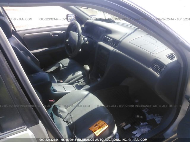 JT2BG22K710558016 - 2001 TOYOTA CAMRY CE/LE/XLE 银色 照片 5