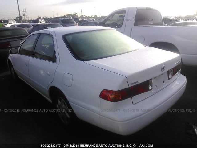 JT2BF22K1Y0247307 - 2000 TOYOTA CAMRY CE/LE/XLE WHITE photo 3