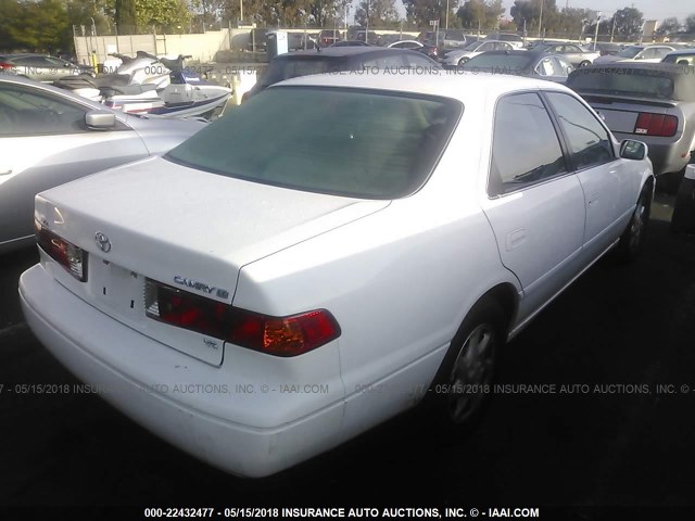 JT2BF22K1Y0247307 - 2000 TOYOTA CAMRY CE/LE/XLE თეთრი ფოტო 4