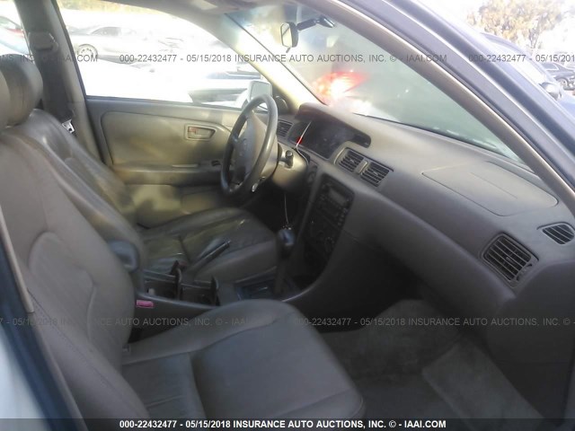JT2BF22K1Y0247307 - 2000 TOYOTA CAMRY CE/LE/XLE თეთრი ფოტო 5