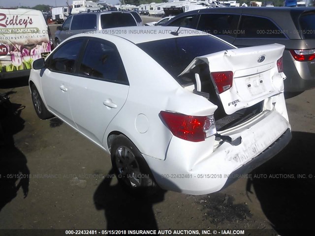 KNAFT4A23A5053415 - 2010 KIA FORTE LX WHITE photo 3