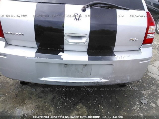 2D4GV58235H610886 - 2005 DODGE MAGNUM R/T SILVER photo 6