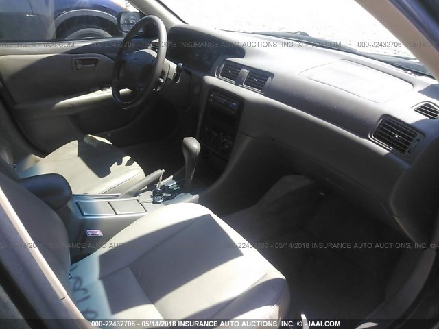JT2BF28K7X0196224 - 1999 TOYOTA CAMRY LE/XLE Grün Foto 5