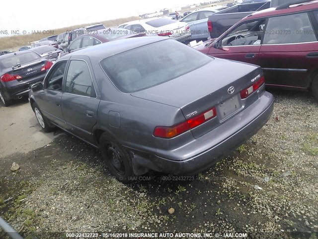 4T1BF22K7VU031646 - 1997 TOYOTA CAMRY CE/LE/XLE GRAY photo 3