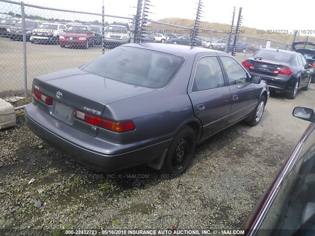 4T1BF22K7VU031646 - 1997 TOYOTA CAMRY CE/LE/XLE GRAY photo 4